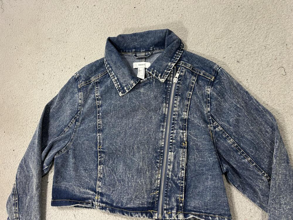 Y2K Forever 21 Jacket Womens XS Blue Acid Wash Cropped Denim Moto Asymmetrical - Picture 2 of 13